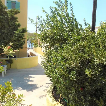 Leros Eleonas Lejlighed