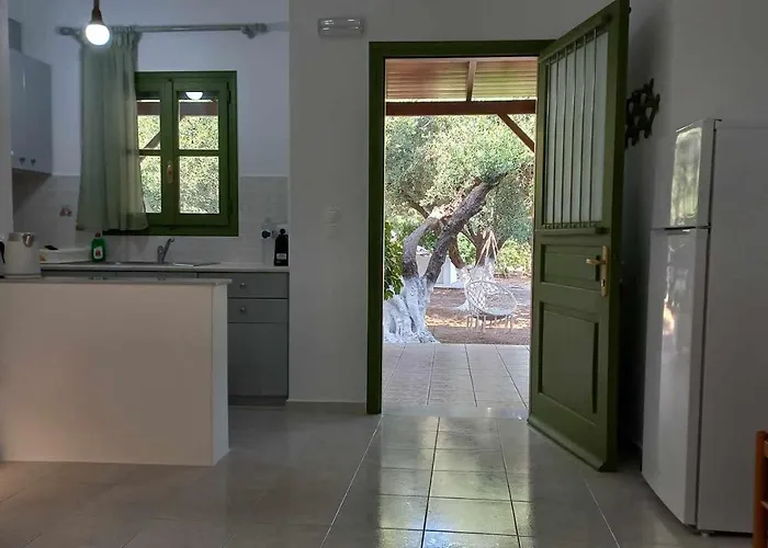 Leros Eleonas شقة أليندا