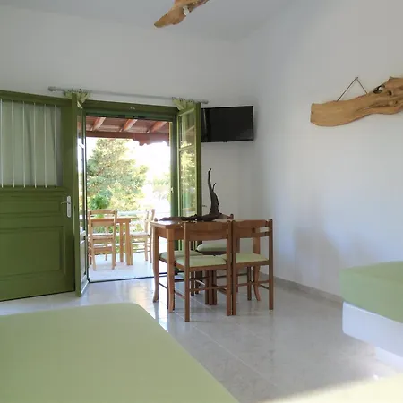 Leros Eleonas Алинда